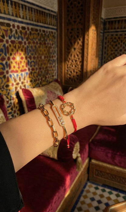 مجموعة "اللمسة الحمراء"