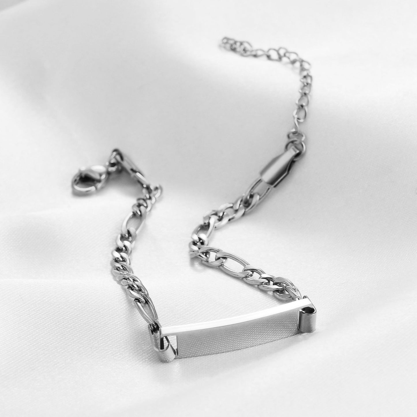 Bracelet enfant personnalisable en acier inoxydable à bande lisse et incurvée avec réglage 16+4cm